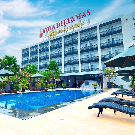 Le Premier Hotel Deltamas Cikarang Εξωτερικό φωτογραφία