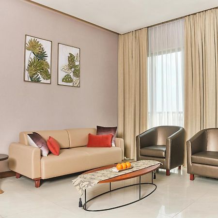 Le Premier Hotel Deltamas Cikarang Δωμάτιο φωτογραφία