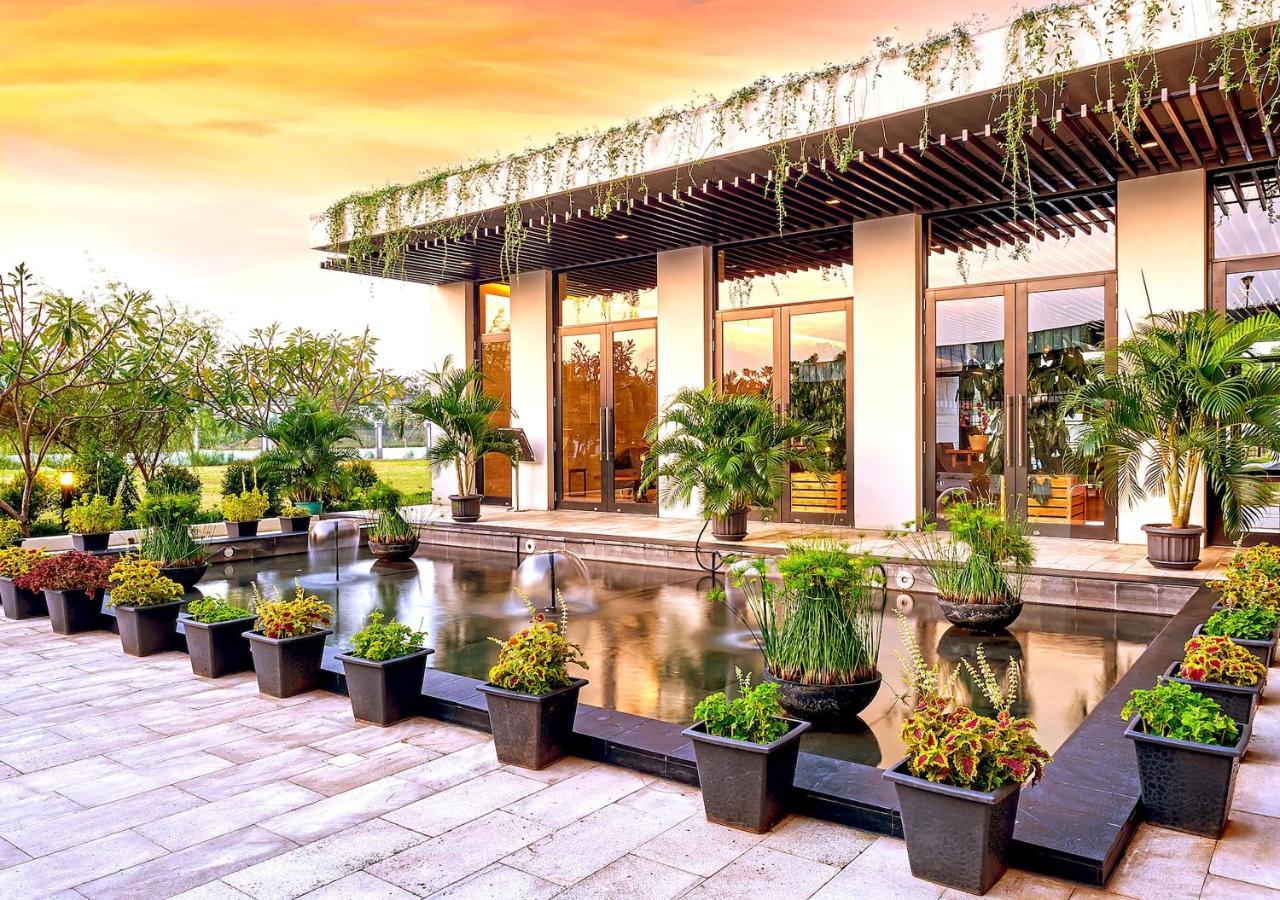 Le Premier Hotel Deltamas Cikarang Εξωτερικό φωτογραφία