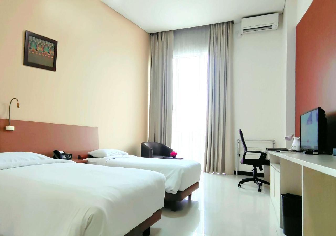 Le Premier Hotel Deltamas Cikarang Εξωτερικό φωτογραφία
