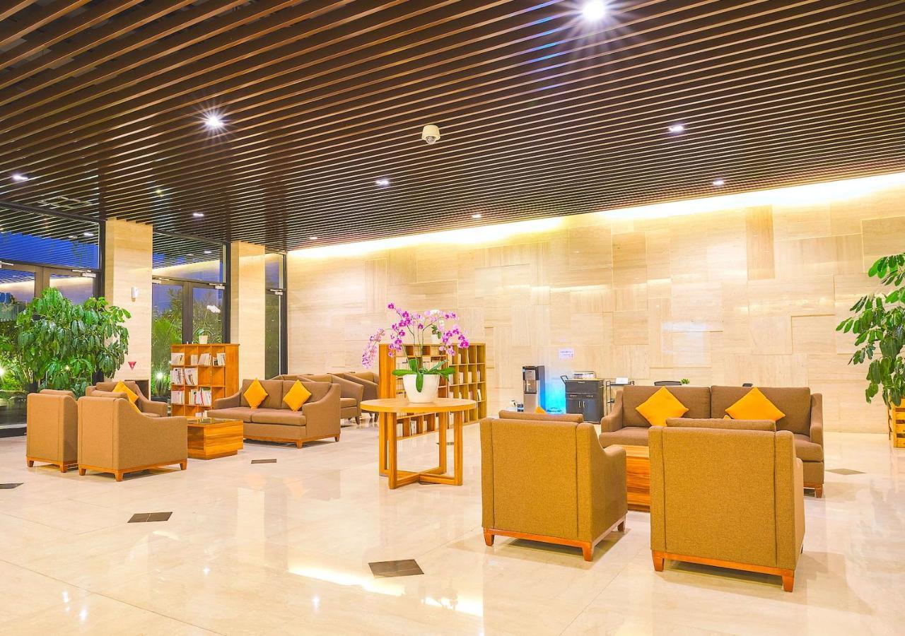 Le Premier Hotel Deltamas Cikarang Εξωτερικό φωτογραφία