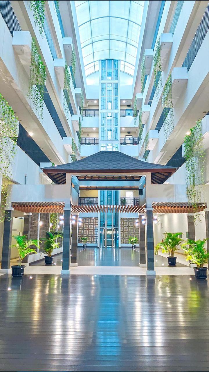 Le Premier Hotel Deltamas Cikarang Εξωτερικό φωτογραφία